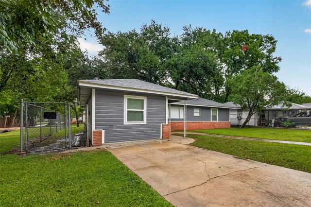 1115 Avenue E, Rosenberg, TX 77471