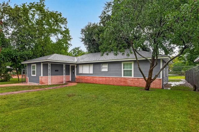 1115 Avenue E, Rosenberg, TX 77471