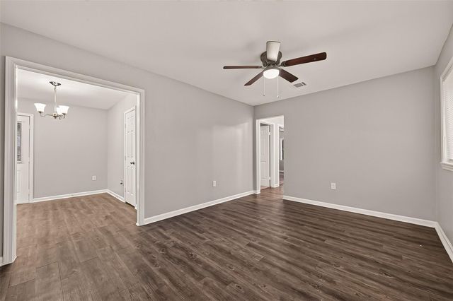 1115 Avenue E, Rosenberg, TX 77471