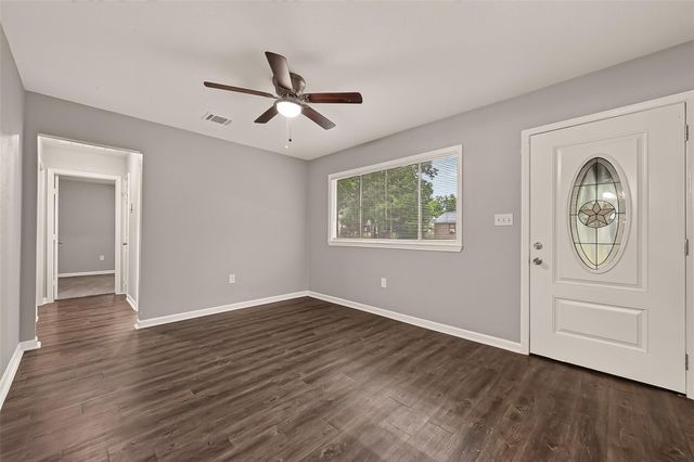 1115 Avenue E, Rosenberg, TX 77471