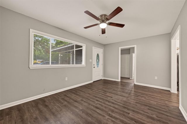 1115 Avenue E, Rosenberg, TX 77471