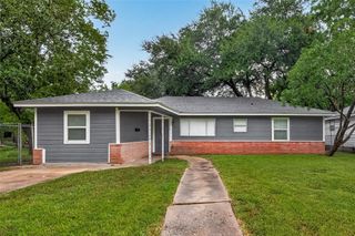 1115 Avenue E, Rosenberg, TX 77471
