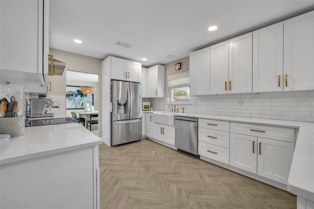 2450 DERBYSHIRE ROAD, Maitland, FL 32751