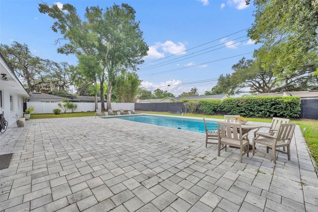 2450 DERBYSHIRE ROAD, Maitland, FL 32751