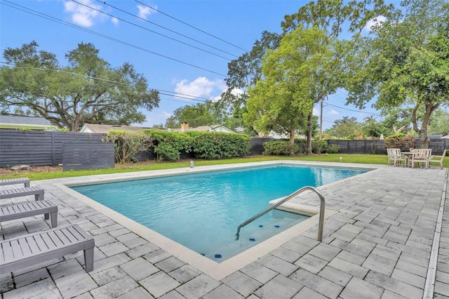 2450 DERBYSHIRE ROAD, Maitland, FL 32751