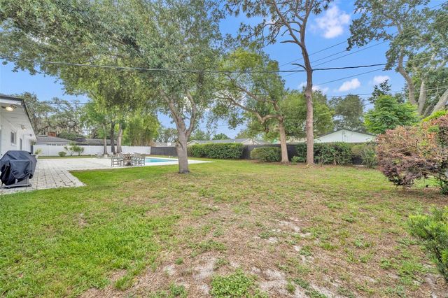 2450 DERBYSHIRE ROAD, Maitland, FL 32751