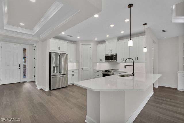 15320 Lucerna ST 102, Naples, FL 34114