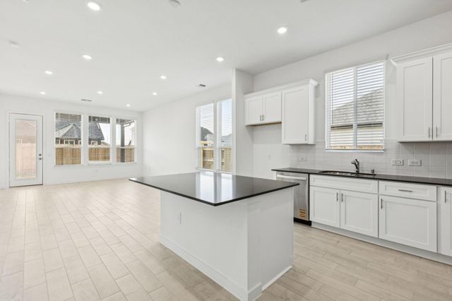 6710 Alejandro Place, Baytown, TX 77523