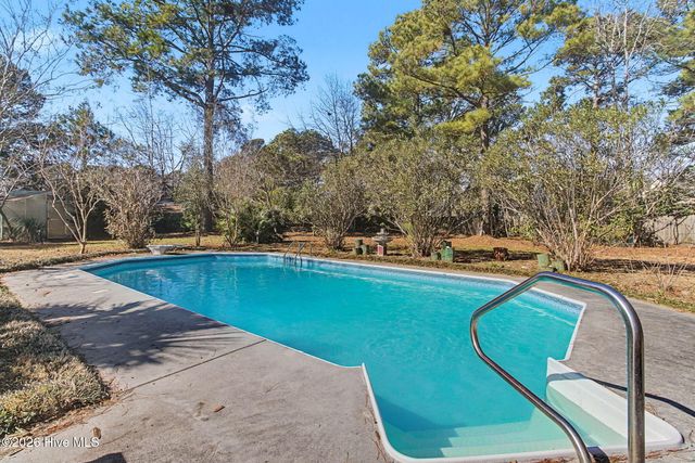105 Plover Circle, Sneads Ferry, NC 28460