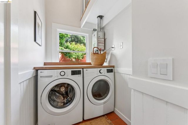 6004 Auburn Avenue, Oakland, CA 94618