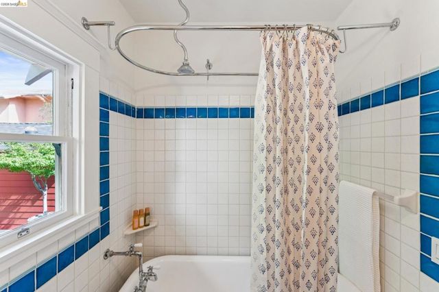 6004 Auburn Avenue, Oakland, CA 94618