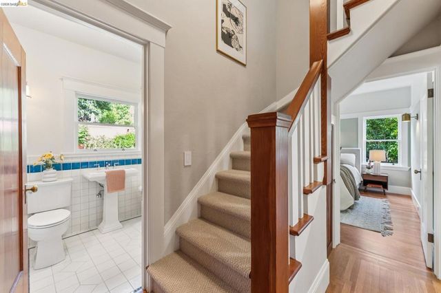 6004 Auburn Avenue, Oakland, CA 94618