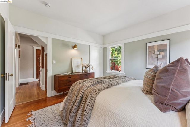 6004 Auburn Avenue, Oakland, CA 94618