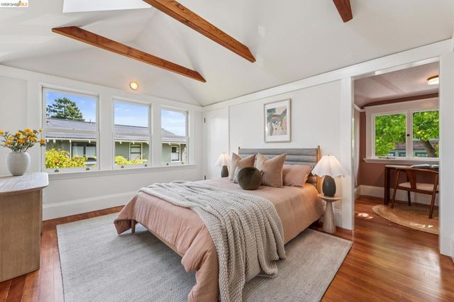 6004 Auburn Avenue, Oakland, CA 94618