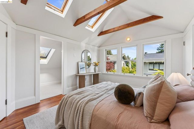 6004 Auburn Avenue, Oakland, CA 94618