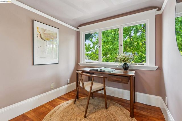 6004 Auburn Avenue, Oakland, CA 94618