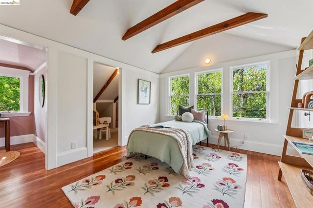 6004 Auburn Avenue, Oakland, CA 94618
