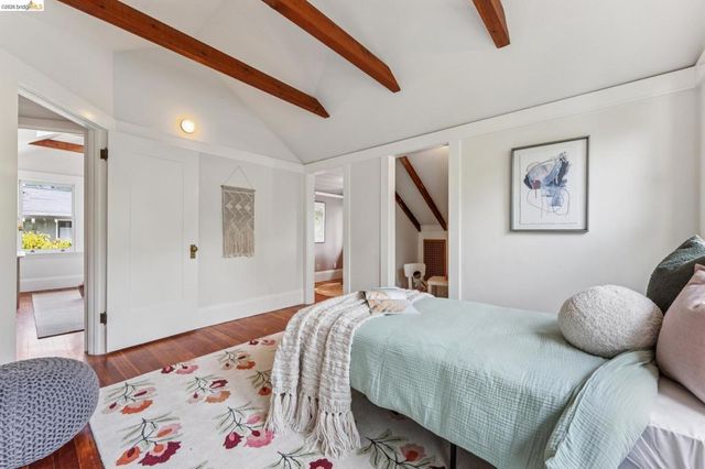6004 Auburn Avenue, Oakland, CA 94618