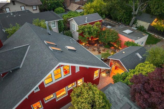 6004 Auburn Avenue, Oakland, CA 94618
