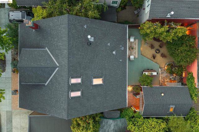 6004 Auburn Avenue, Oakland, CA 94618