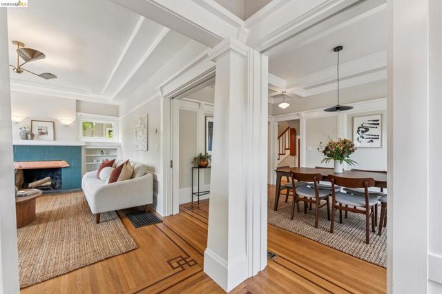 6004 Auburn Avenue, Oakland, CA 94618