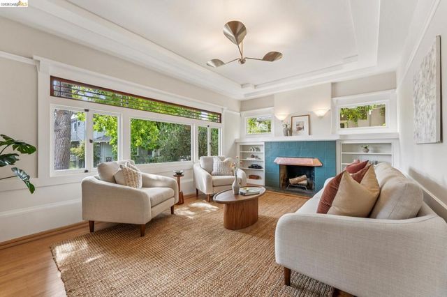 6004 Auburn Avenue, Oakland, CA 94618