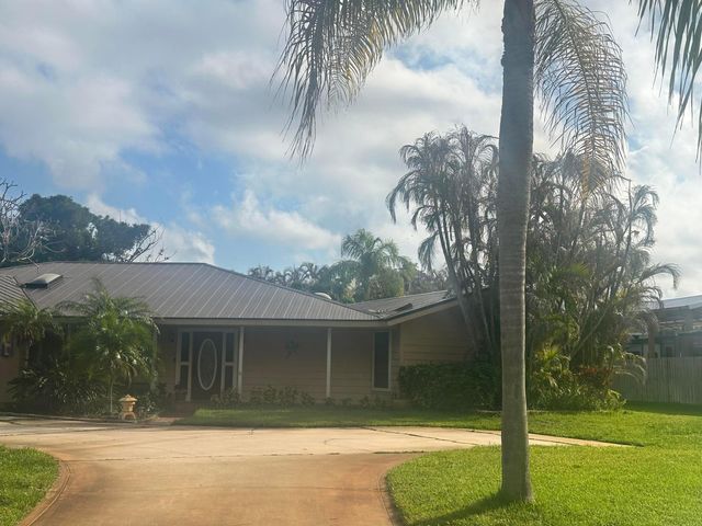931 NE Town Terrace, Jensen Beach, FL 34957
