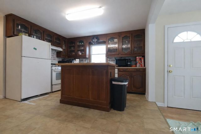 2 Sharren Lane, Enfield, CT 06082