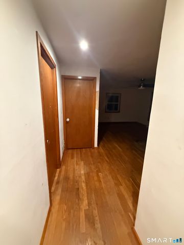 2 Sharren Lane, Enfield, CT 06082