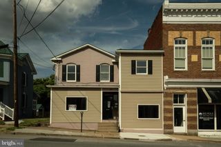 211 NORTH GEORGE ST N #201, Charles Town, WV 25414