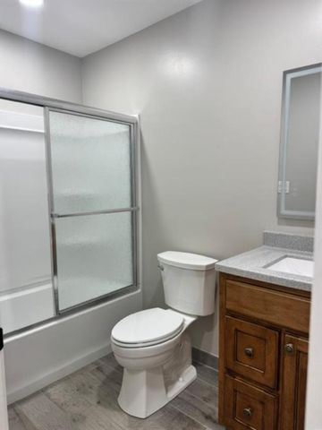 5413 E 29 Street, Kansas City, MO 64128