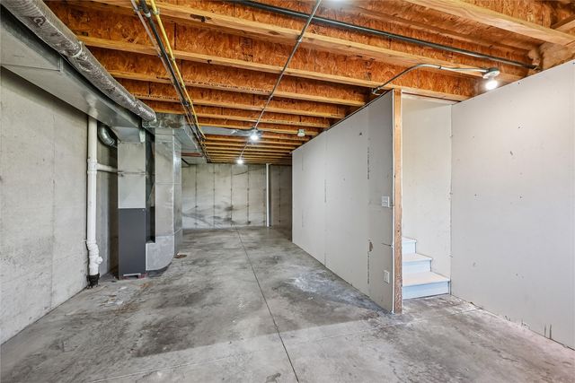 3740 37th Avenue SW A, Cedar Rapids, IA 52404