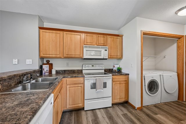 3740 37th Avenue SW A, Cedar Rapids, IA 52404
