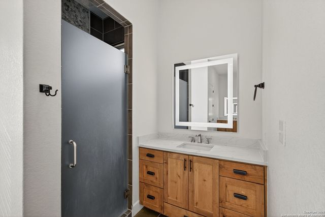 145 Bucks, La Vernia, TX 78121