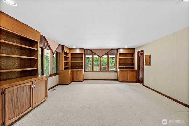 6718 76th Street W, Lakewood, WA 98499