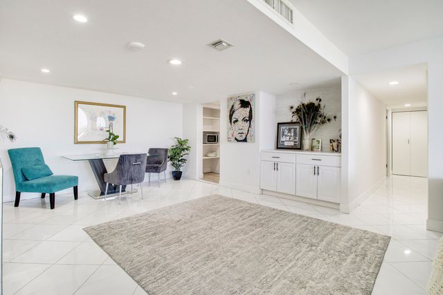 5600 N Flagler Drive Ph107, West Palm Beach, FL 33407