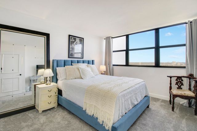 5600 N Flagler Drive Ph107, West Palm Beach, FL 33407