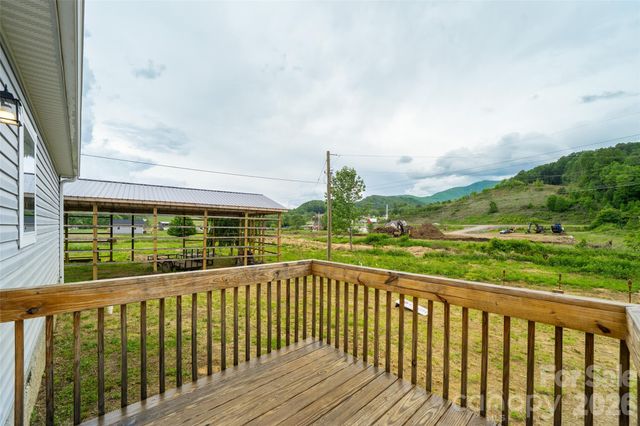 306 Burnsville School Road, Burnsville, NC 28714