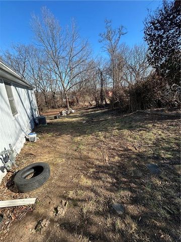 3621 Topping Avenue, Kansas City, MO 64129