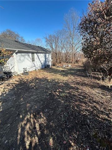 3621 Topping Avenue, Kansas City, MO 64129