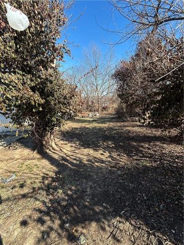 3621 Topping Avenue, Kansas City, MO 64129