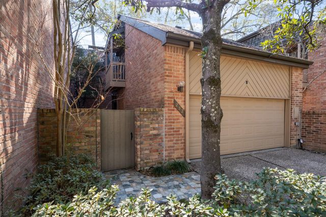 252 Sugarberry Circle, Houston, TX 77024