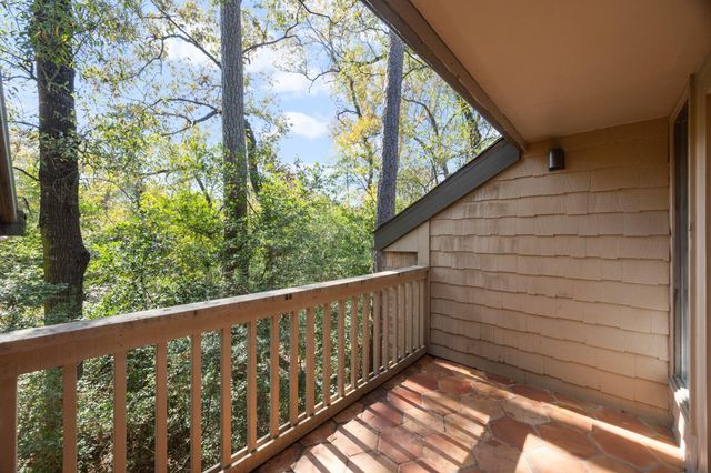 252 Sugarberry Circle, Houston, TX 77024