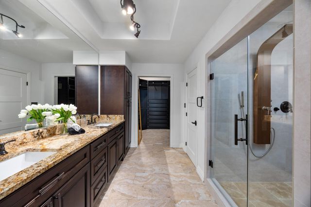 252 Sugarberry Circle, Houston, TX 77024