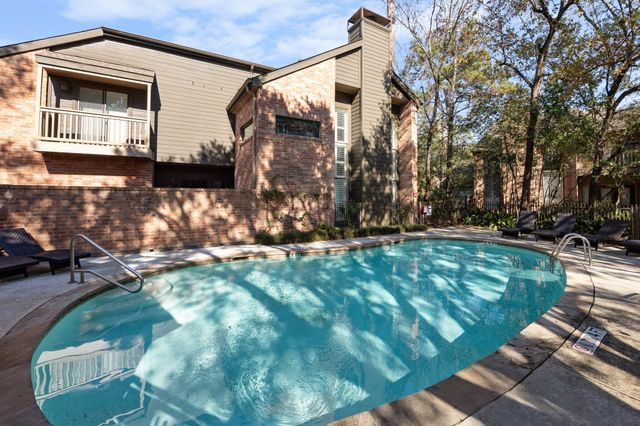 252 Sugarberry Circle, Houston, TX 77024