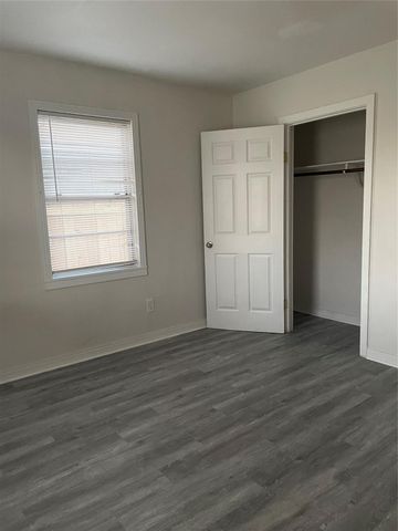 1960 May Street, Beaumont, TX 77705