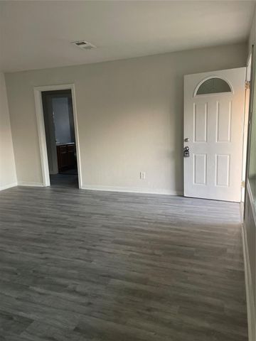 1960 May Street, Beaumont, TX 77705