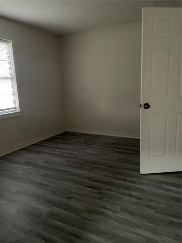 1960 May Street, Beaumont, TX 77705