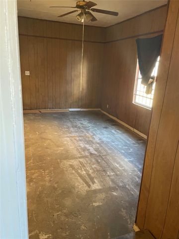 1960 May Street, Beaumont, TX 77705