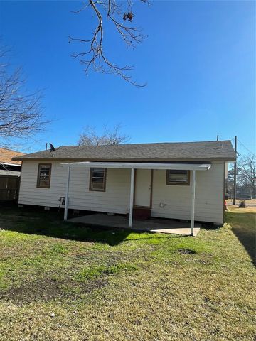 1960 May Street, Beaumont, TX 77705